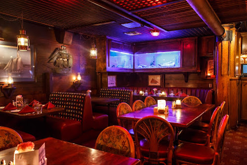 Top 6 Reasons Why Captains’ Sunset Bar, an Expat Bar La Paz is Worth Visiting